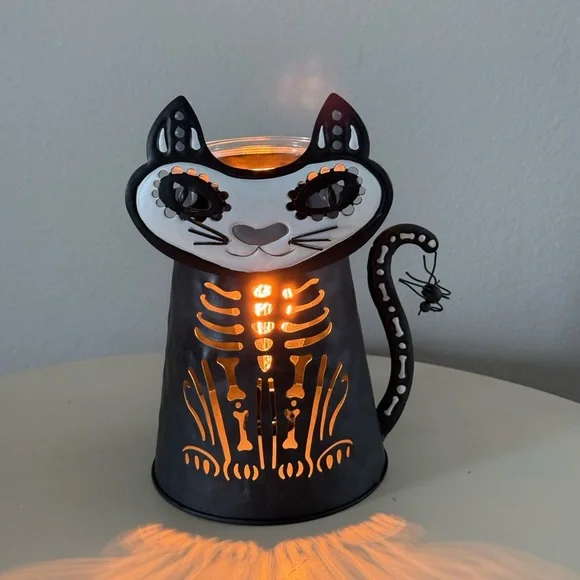 Scentsy Very Superstitious Warmer Spooky Black Cat
Halloween NIB Retired - Picture 2 of 6
